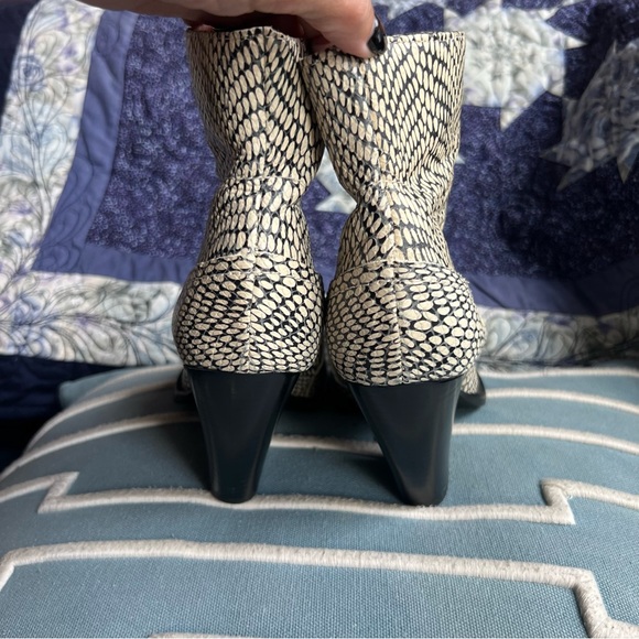 Matisse gorgeous leather python white & black snake boots 7.5 - Picture 9 of 10